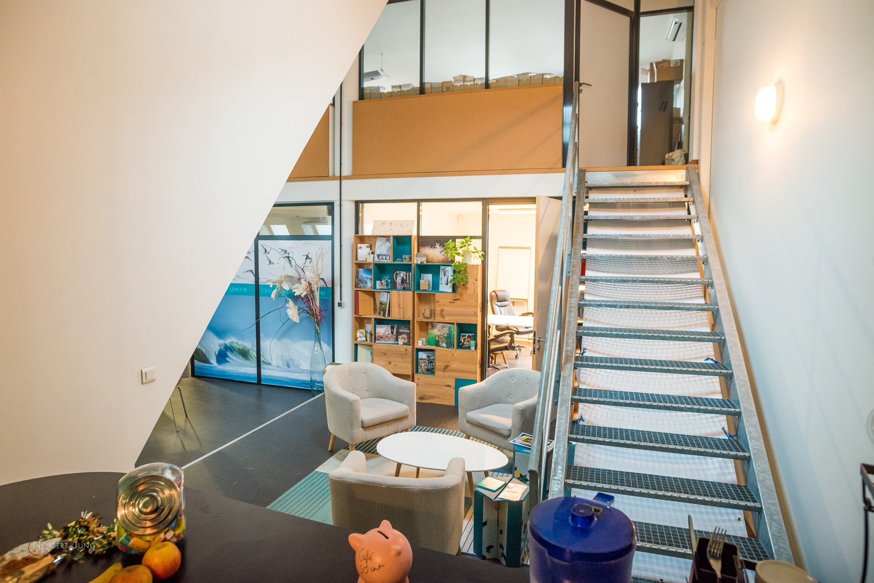 Openspace - 1er étage (vue sur le bureau privatif 1er étage et de deuxième étage)